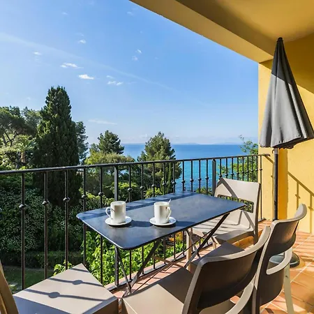 Apartment 2 Flat With Sea View In Du Bailli Canadel Sur