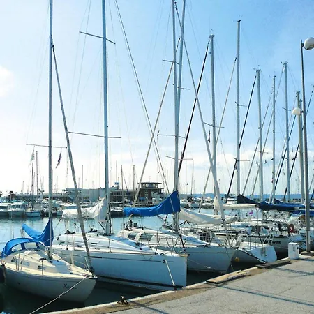 Apartment 2 Flat With Sea View In Du Bailli Canadel Sur *