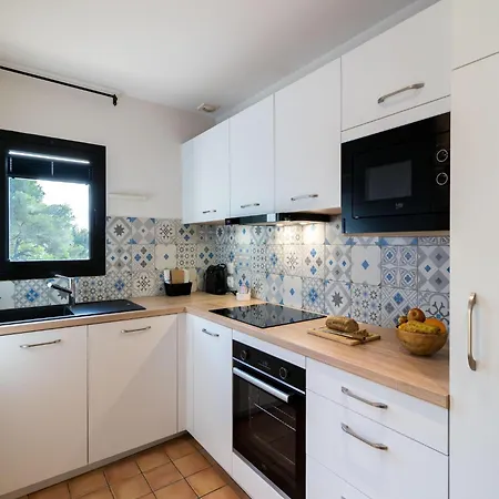 Lejlighed 2-room Flat With Sea View In Du Bailli,
