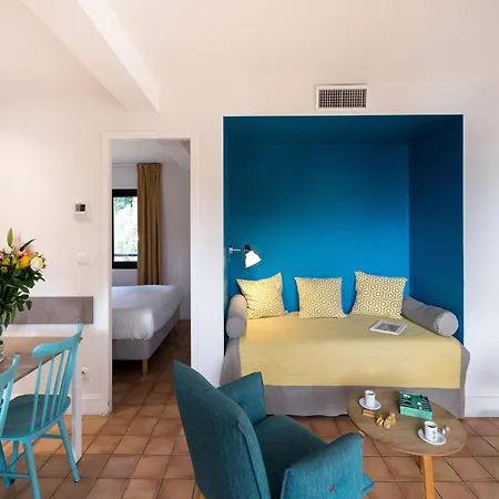2-room Flat With Sea View In Du Bailli, Appartement *