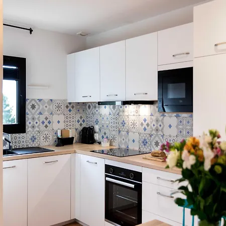 公寓 2-room Flat With Sea View In Du Bailli, *