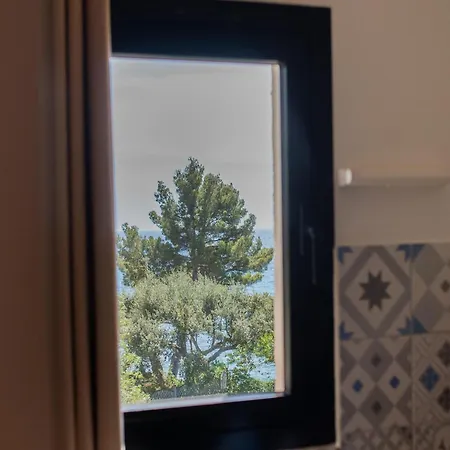 2-room Flat With Sea View In Du Bailli, * Le Rayol-Canadel-sur-Mer